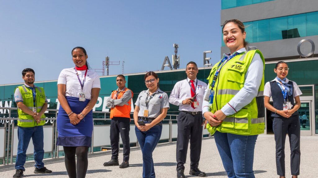 OPORTUNIDADES DE EMPLEOS EN EL AEROPUERTO EN DIVERSAS AREAS